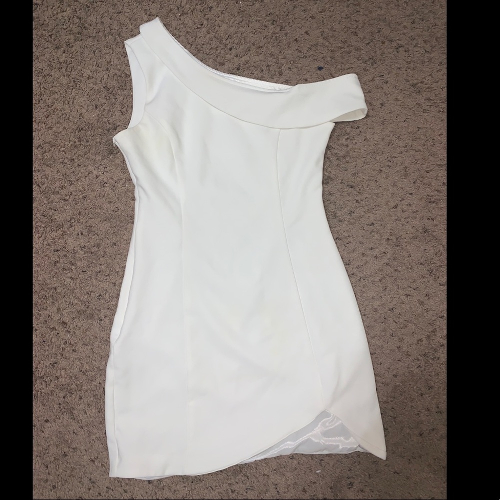 White One shoulder dress